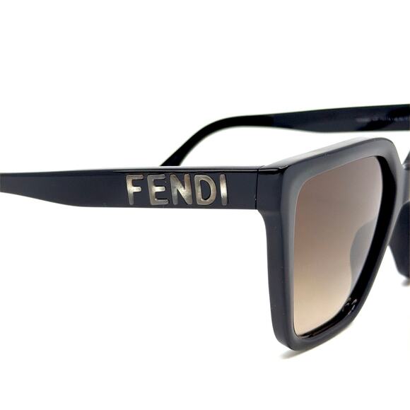 New FENDI Sunglasses FE40086I 01F Authentic main image 6